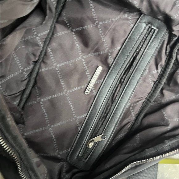 Crossbody bag Steve madden Blk with adjustable strap Good pre owned condition - Picture 4 of 7